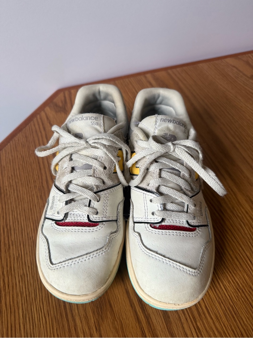 New Balance 550 Shoes in Cream/White/Yellow/Blue - Kids Size 1 - Picture 6 of 7